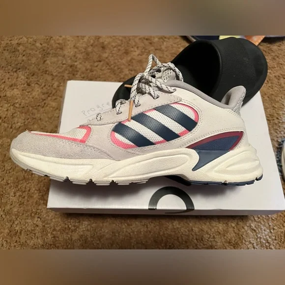 adidas | Shoes | 9s Adidas Shows Unisex Size 8 In Mens They Run A Tad Big  Good Condition | Poshmark